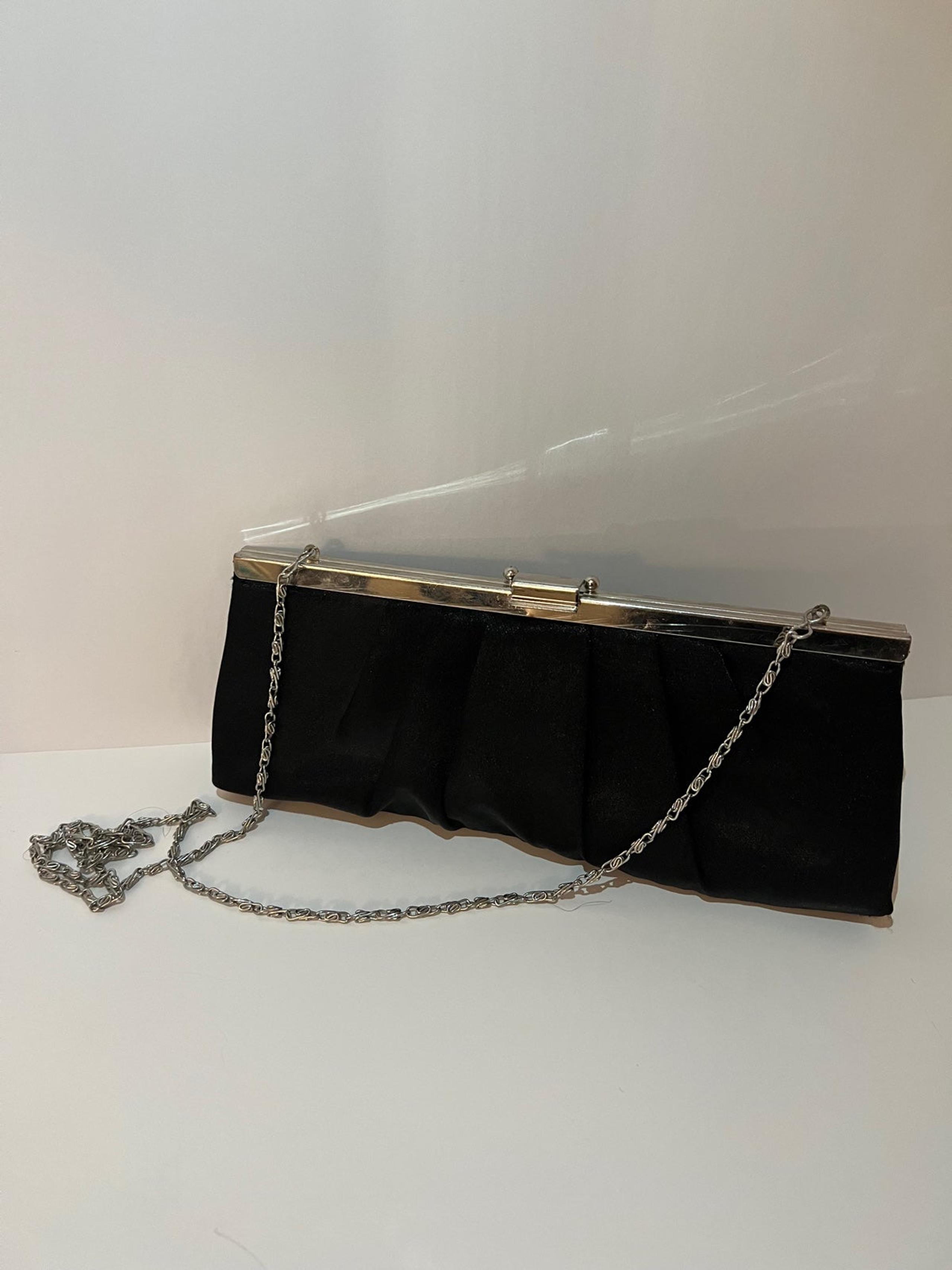 CLUTCH SHOULDER BAG