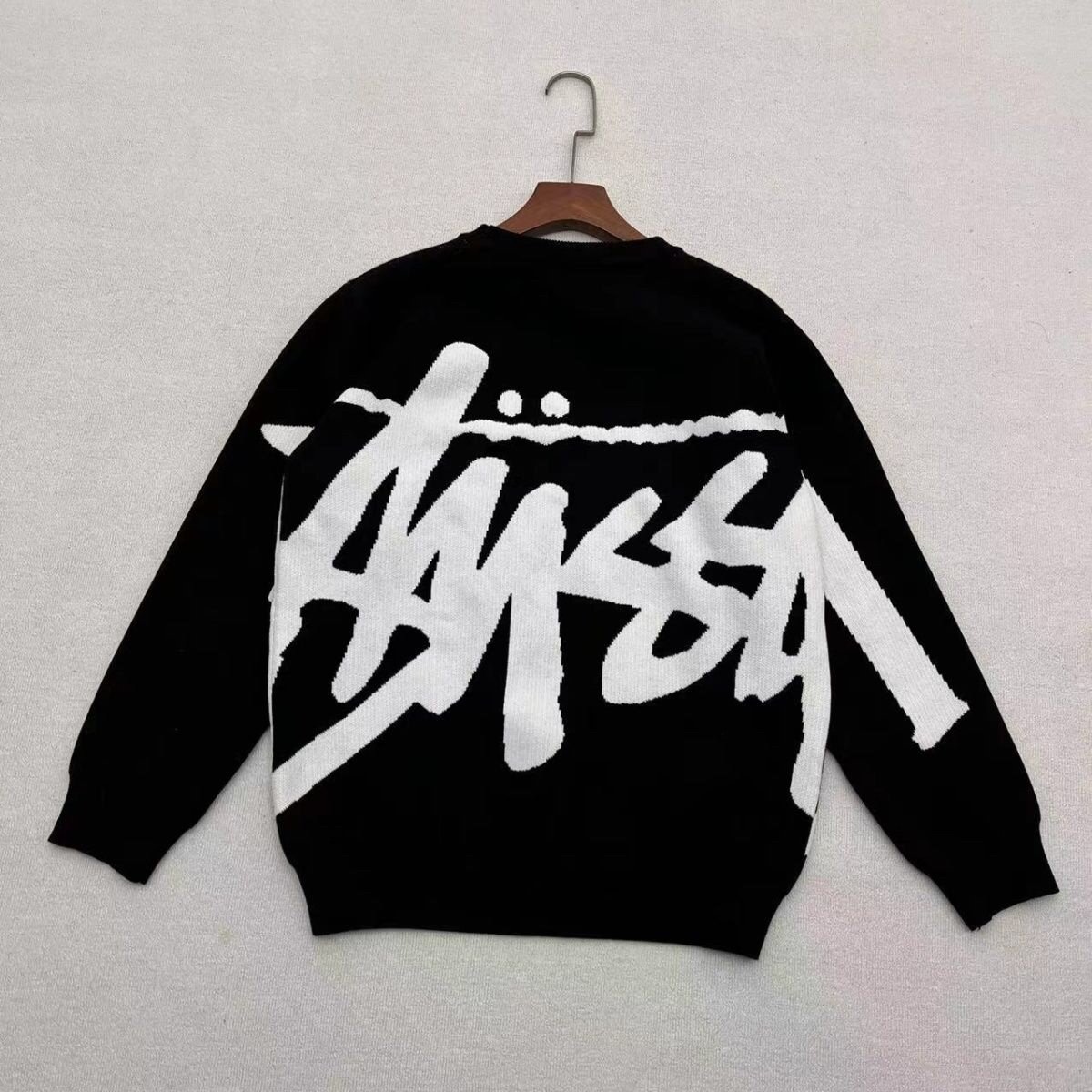 Fashion sweater