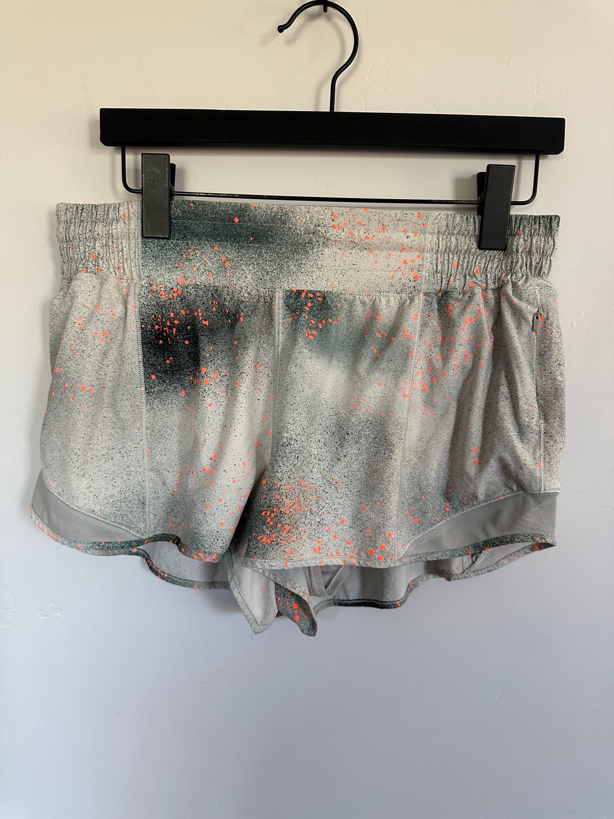 Rare Lululemon Hotty Hot High-Rise Short 2.5 ' *Reflective Size 10