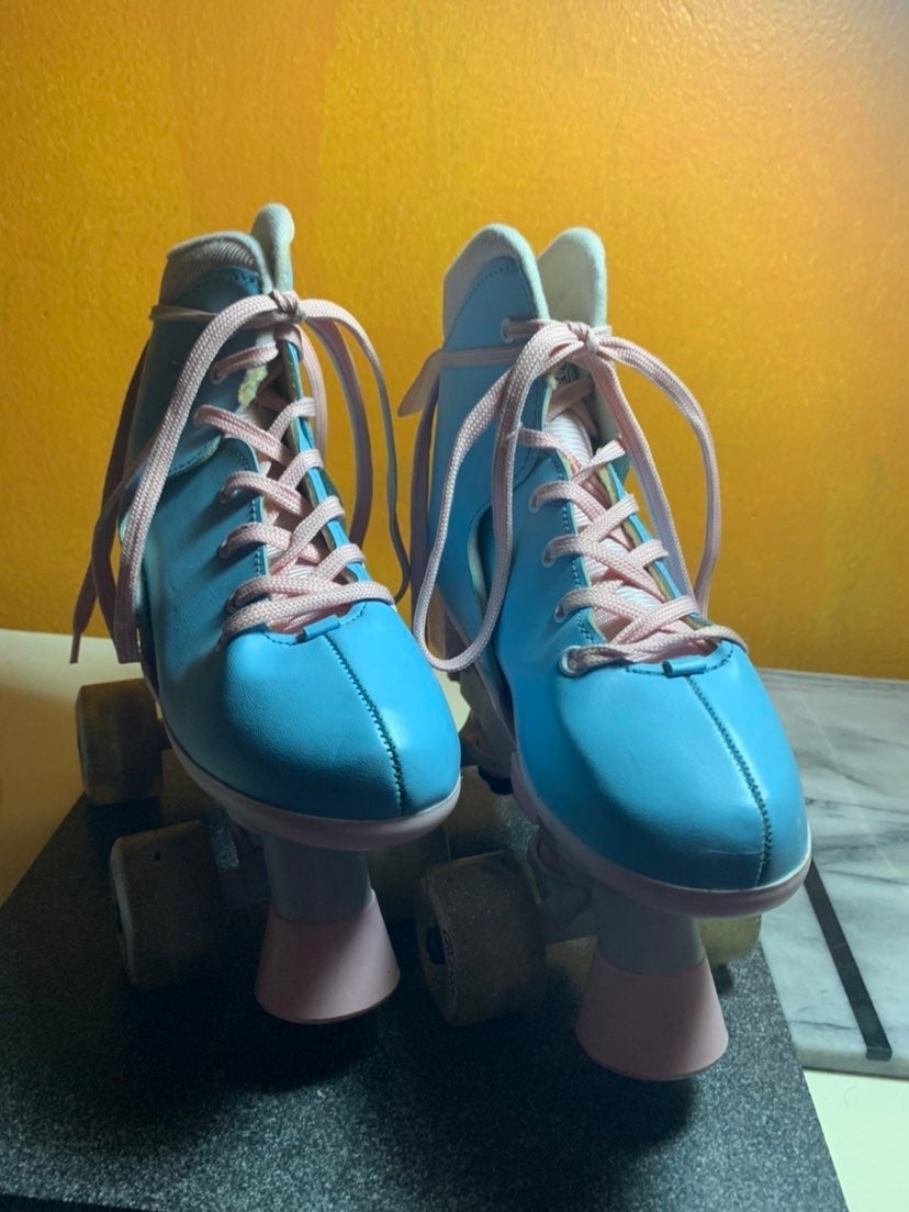 Circle society roller skates