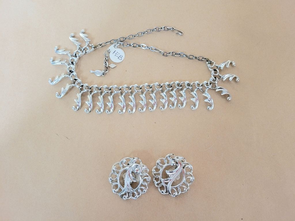 Women's Sarah Cov Jewelry Necklace & Clip-on Earrings Set Silver One Size