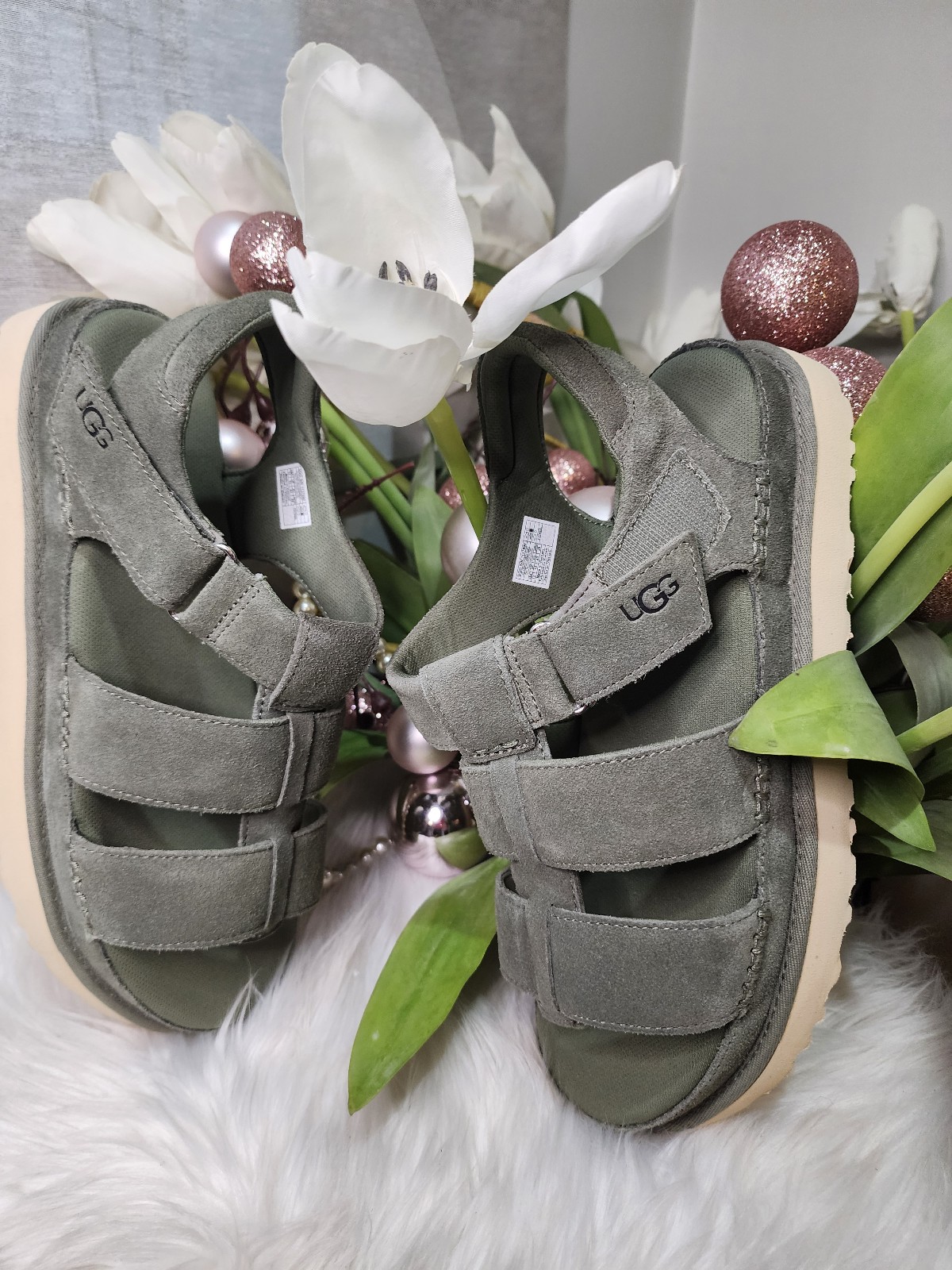 Ugg Goldenstar Strap Women Sandal size12
