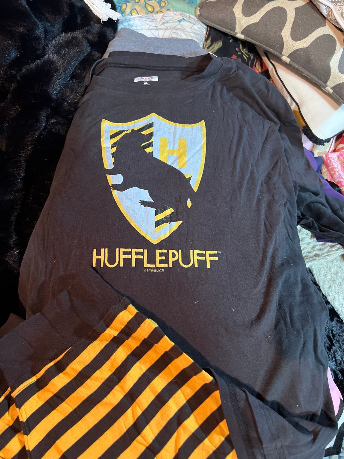 Hufflepuff 2pc pajamas XL 1X Harry Potter NWOT pjs lounge pants
