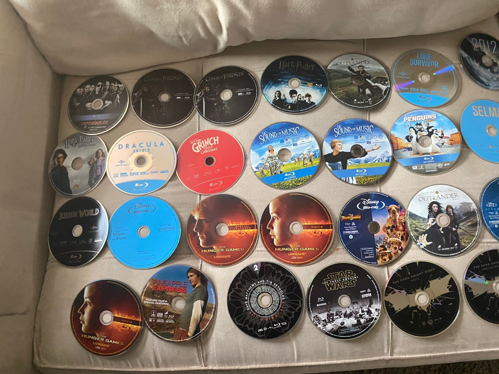 Lot of 74 loose Blu-ray’s and dvds 59 Blu-ray’s and 15 dvds all have been tested