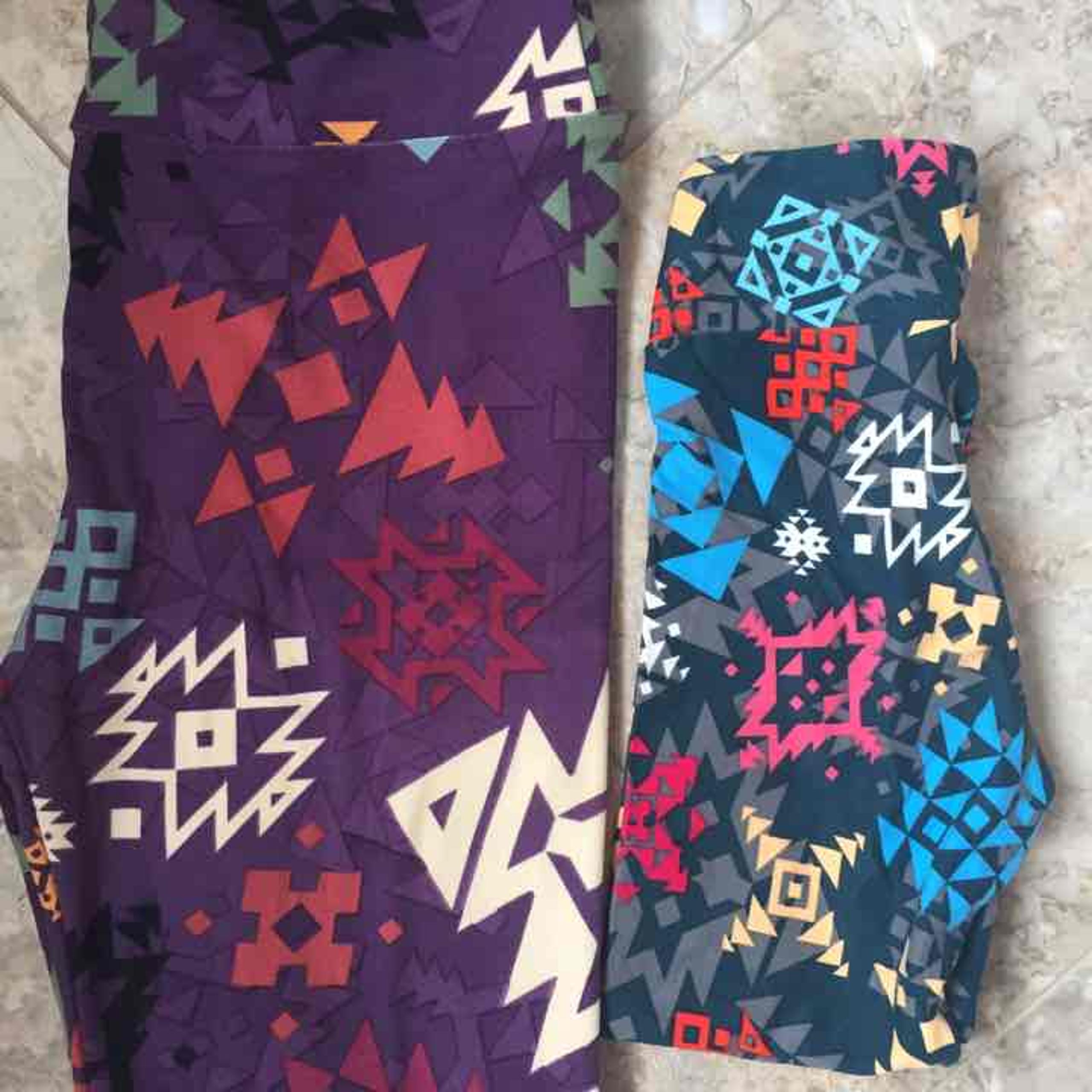 LulaRoe mommy me OS & s/m NEW aztec set