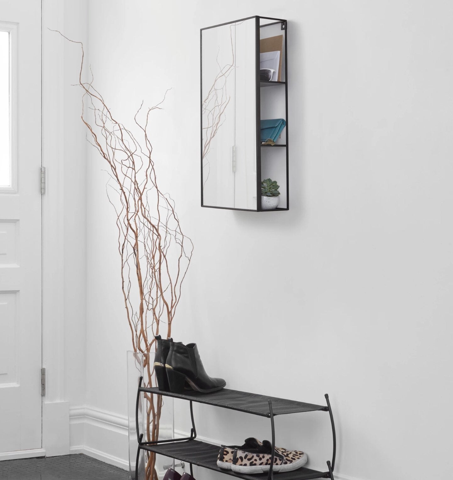 Cubiko Mirror with Shelf