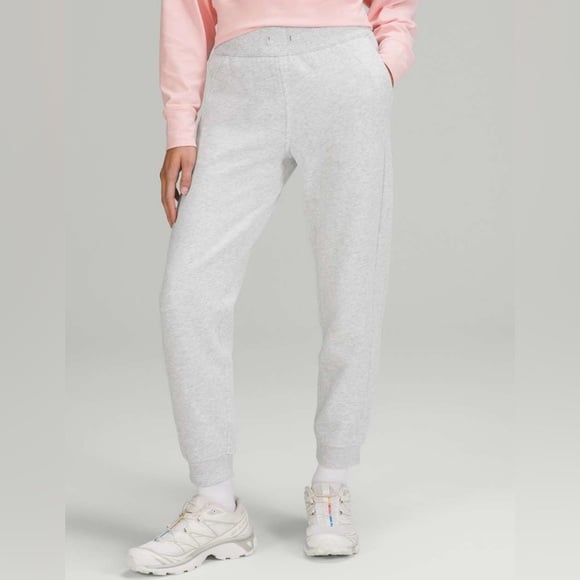 Lululemon Scuba High-Rise Jogger 7/8 Length Light Grey Size 8