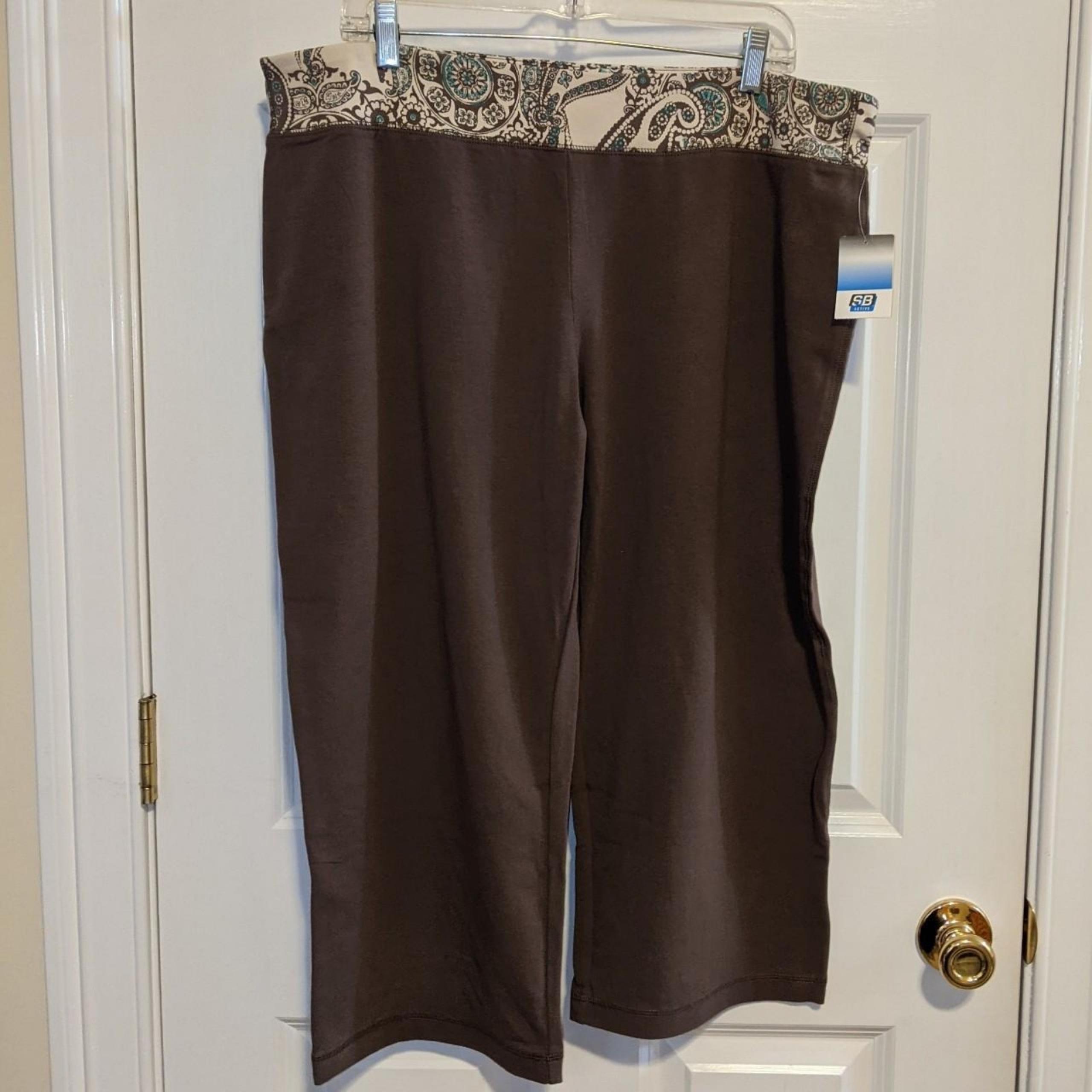 New St. John's Bay Cropped Sportswear Pants Size XL. Athletic