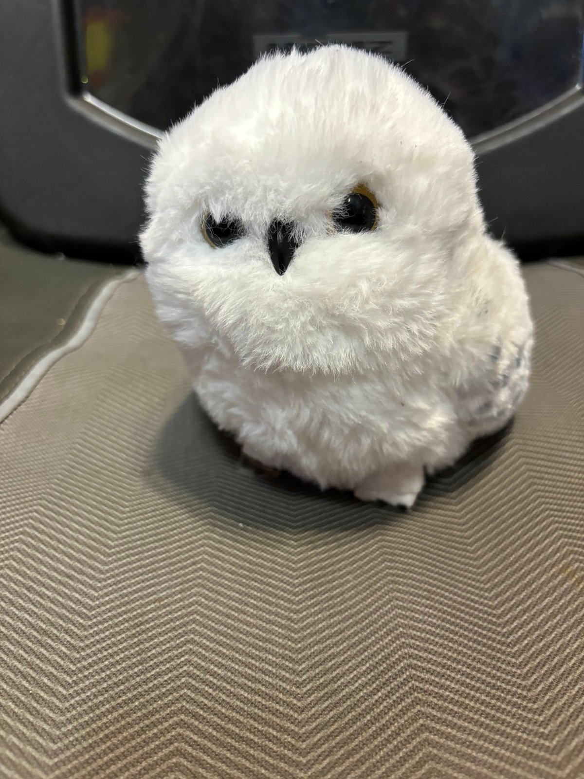Universal Studios Harry Potter Hedwig Snowy Owl Shoulder Plush Sound & Movement