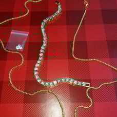 Necklace and bracelet lot.