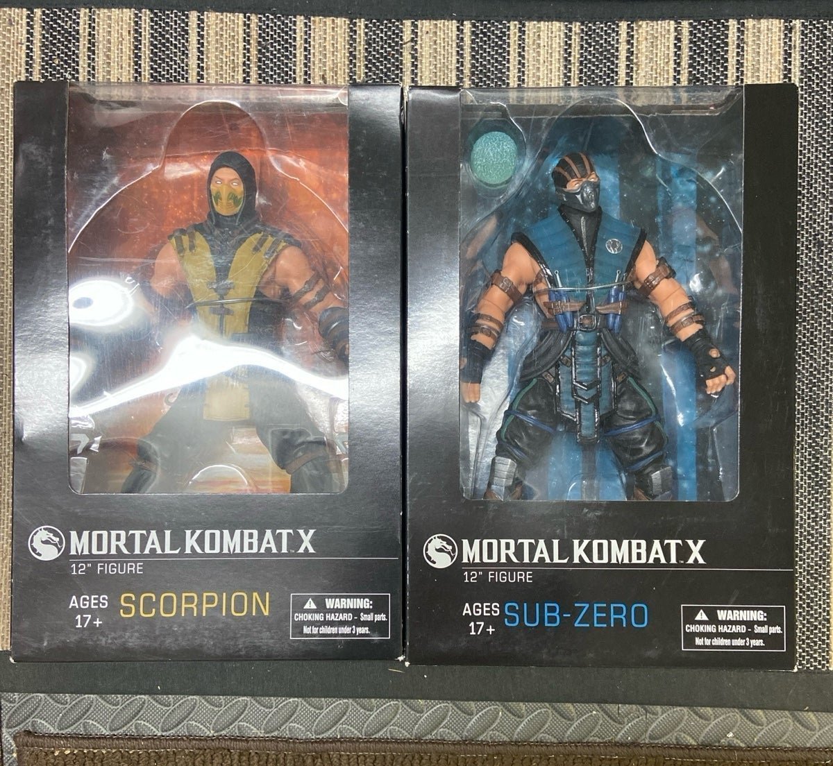 SALE!! MORTAL KOMBAT 12 INCH 2-FIGURES LOT