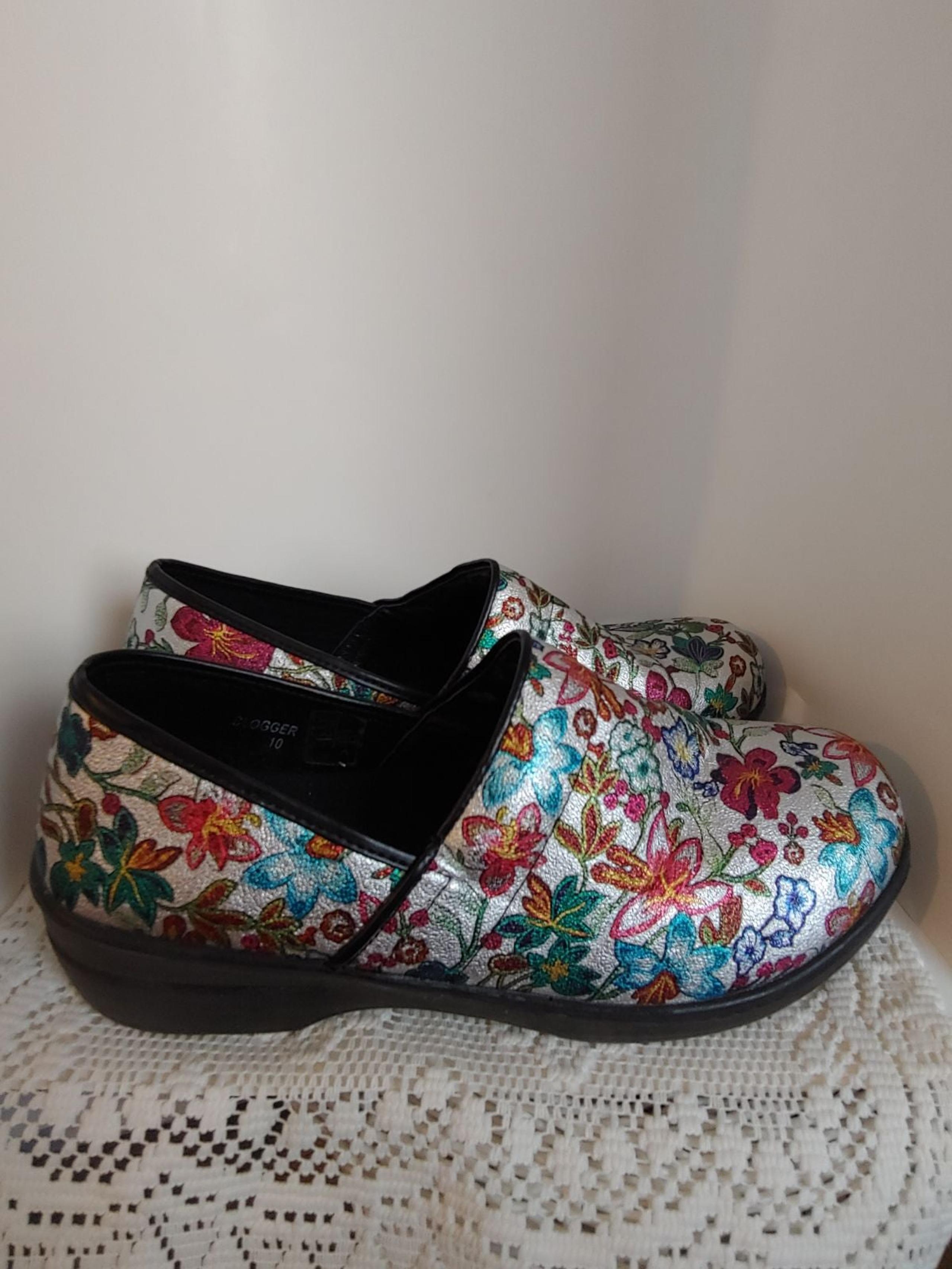 Clogger Bright New Edition Scrub Shoe