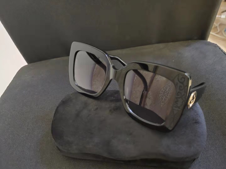 Gucci glasses