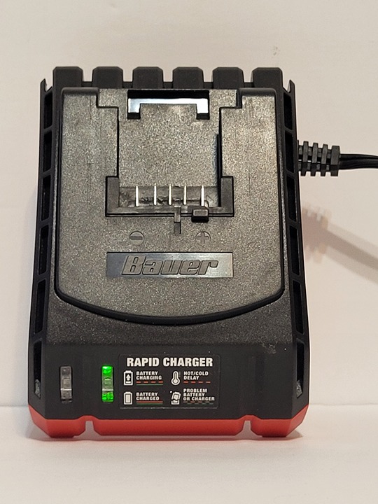 BAUER 1704C-B 20V 1.7A Wall Hanging/Table Rapid Battery Charger