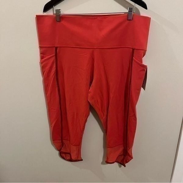 Athleta Salutation Stash Pocket II Capri