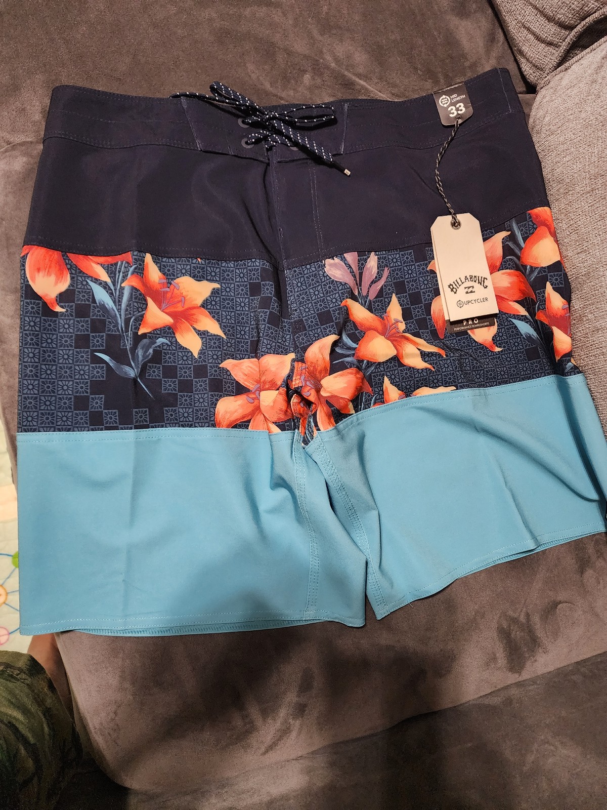 NWT! Billabong Tribong Pro, board shorts size 33