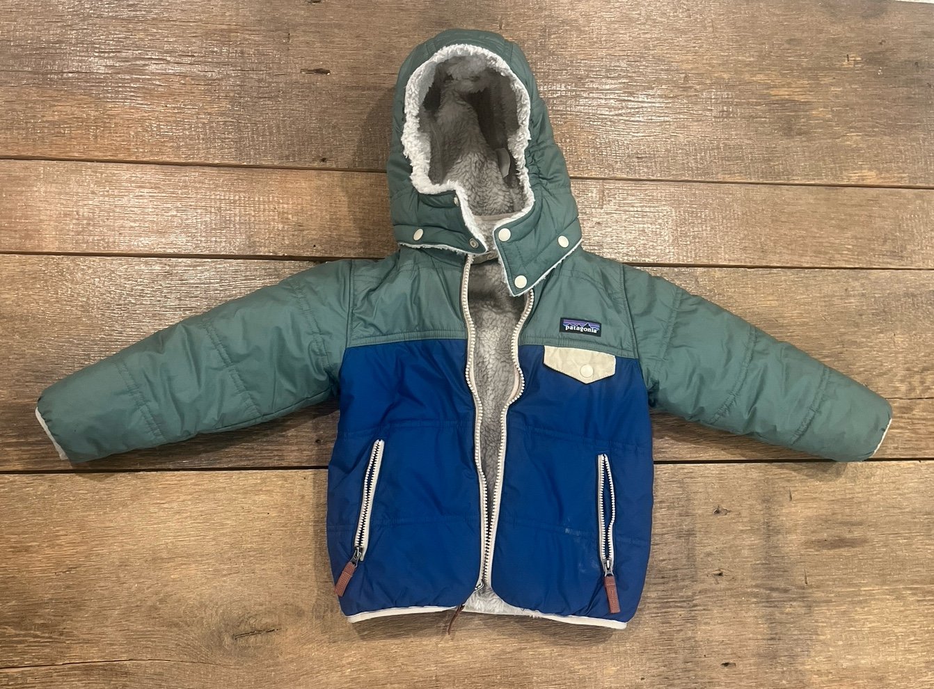 Patagonia reversible 4T jacket
