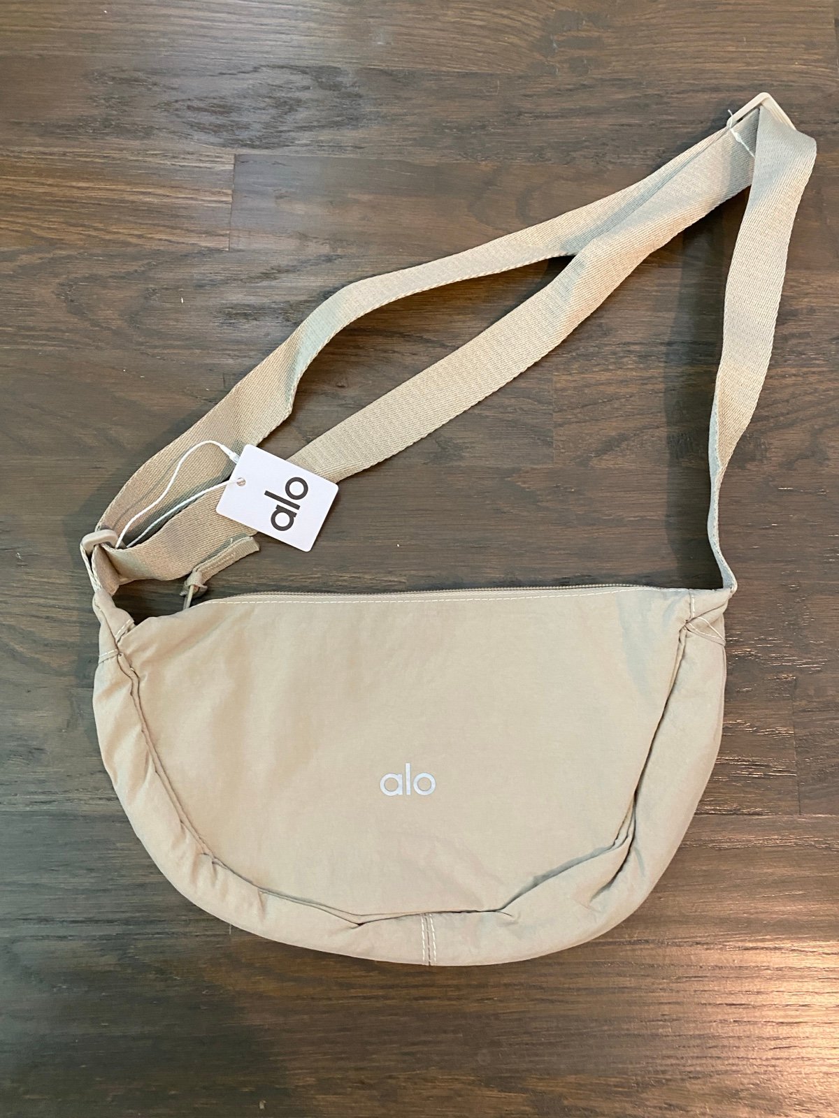 Alo yoga crossbody bag dark beige color
