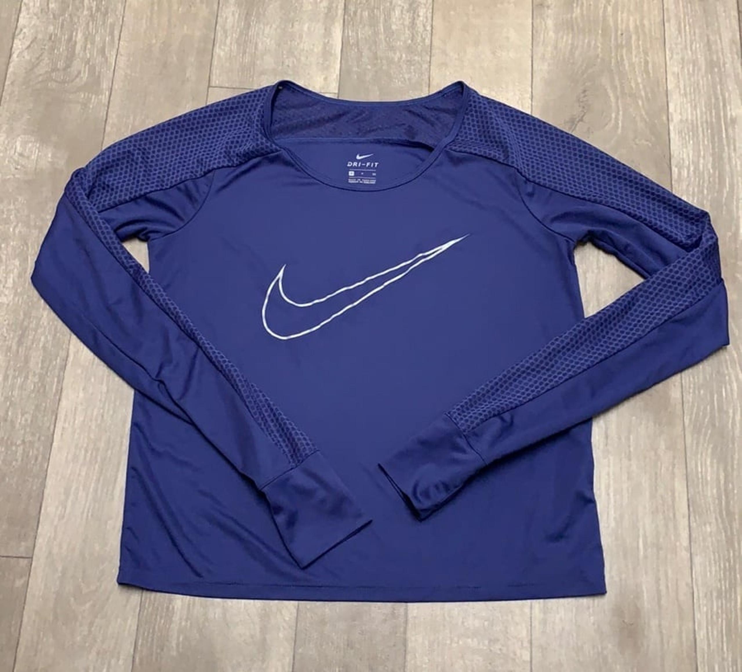 Womens Active Performance Longsleeve Shirt - Nike