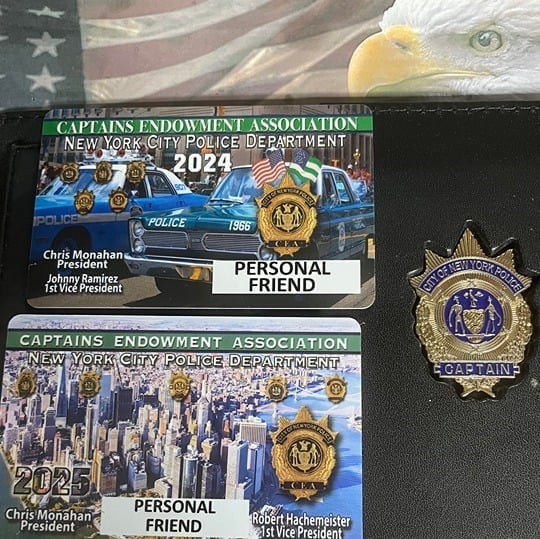 NOVELTY NYPD NYC MINI CAPTAINS WALLET FREE 2025 COURTESY PERSONAL FRIEND UNSIGN
