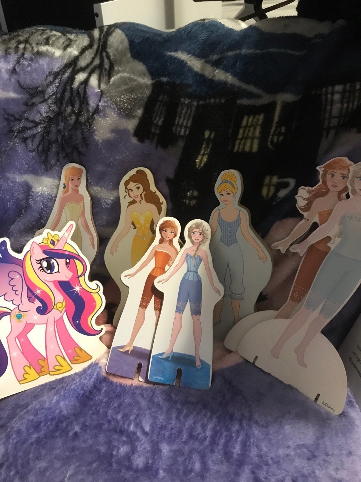 Disney Magnet Dress up Lot