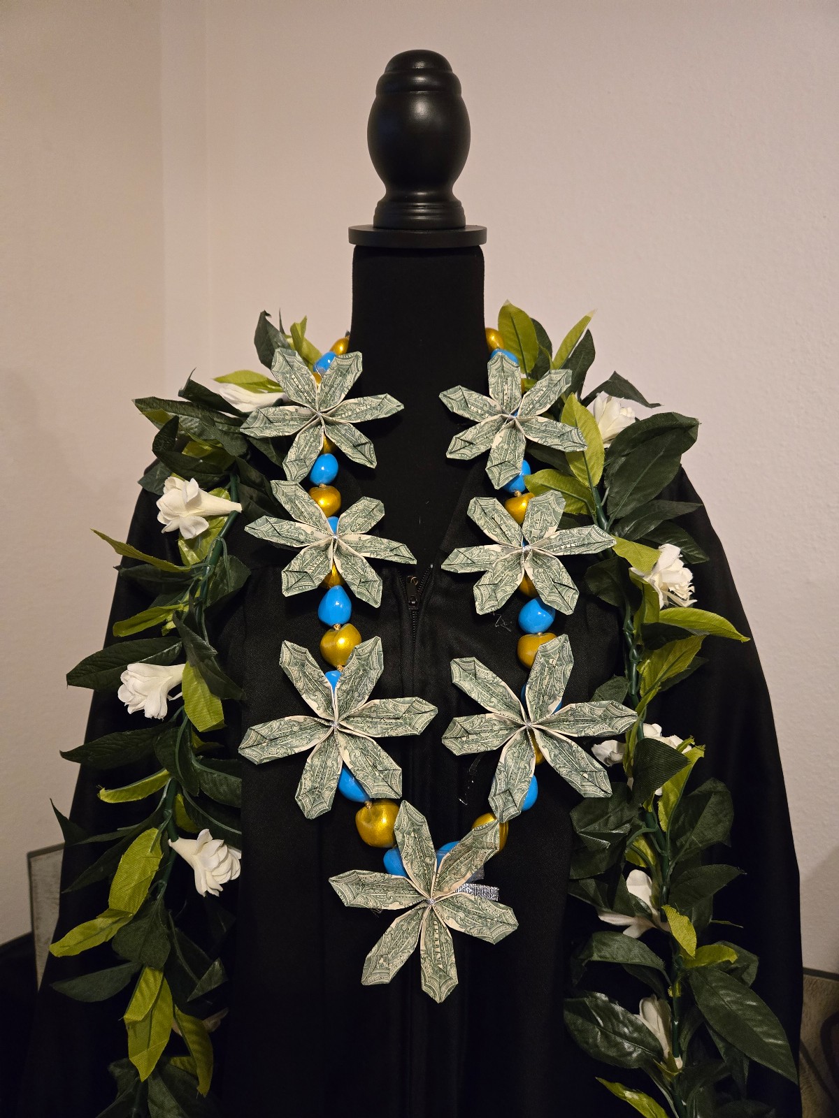 UCLA Inspired Graduation Lei ☆FIRM PRICE