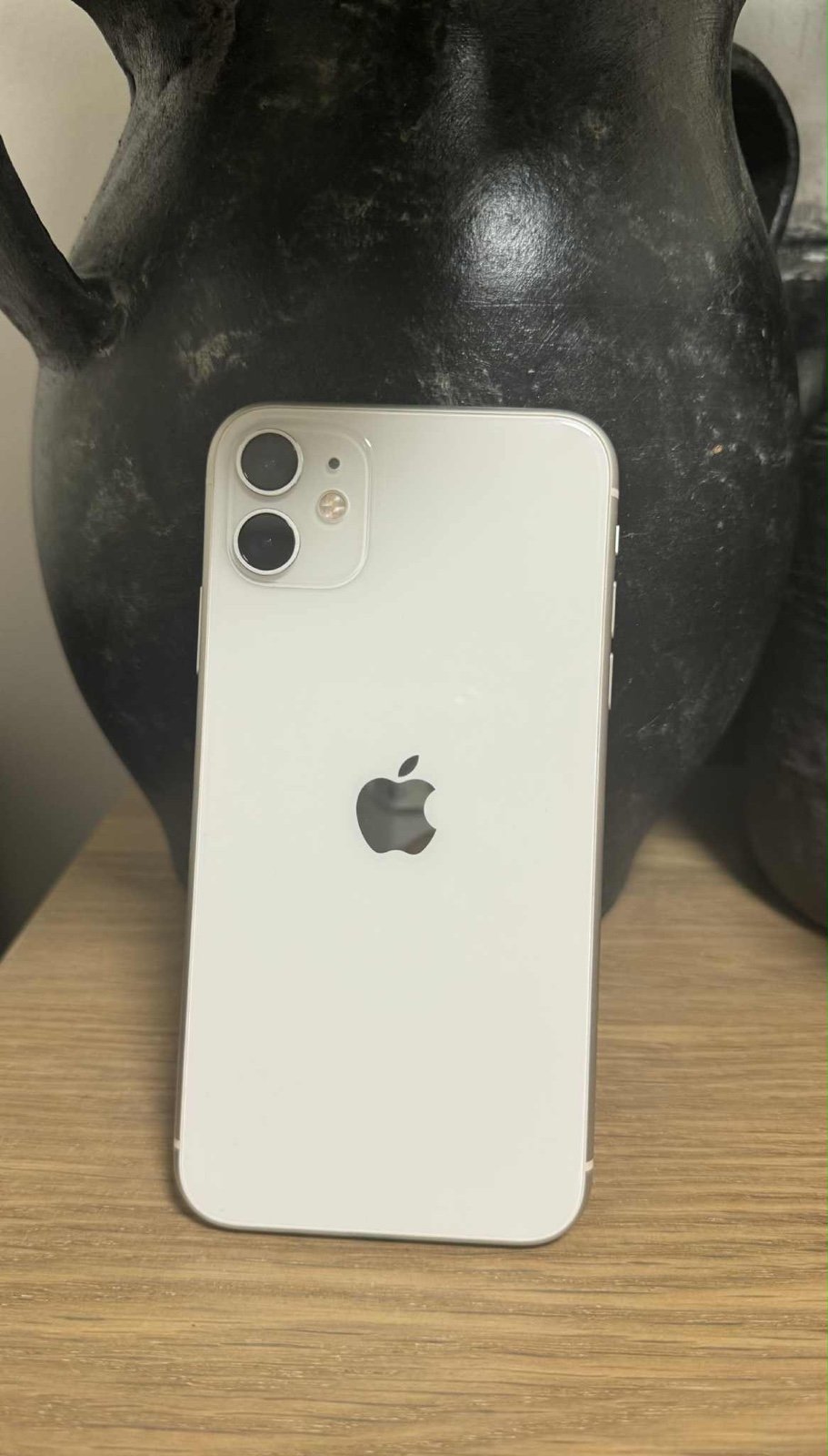 iPhone 11 – 64GB – White – Unlocked – Excellent Condition