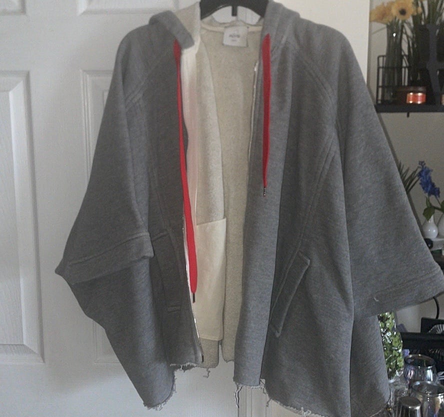ALYSI Hooded Poncho