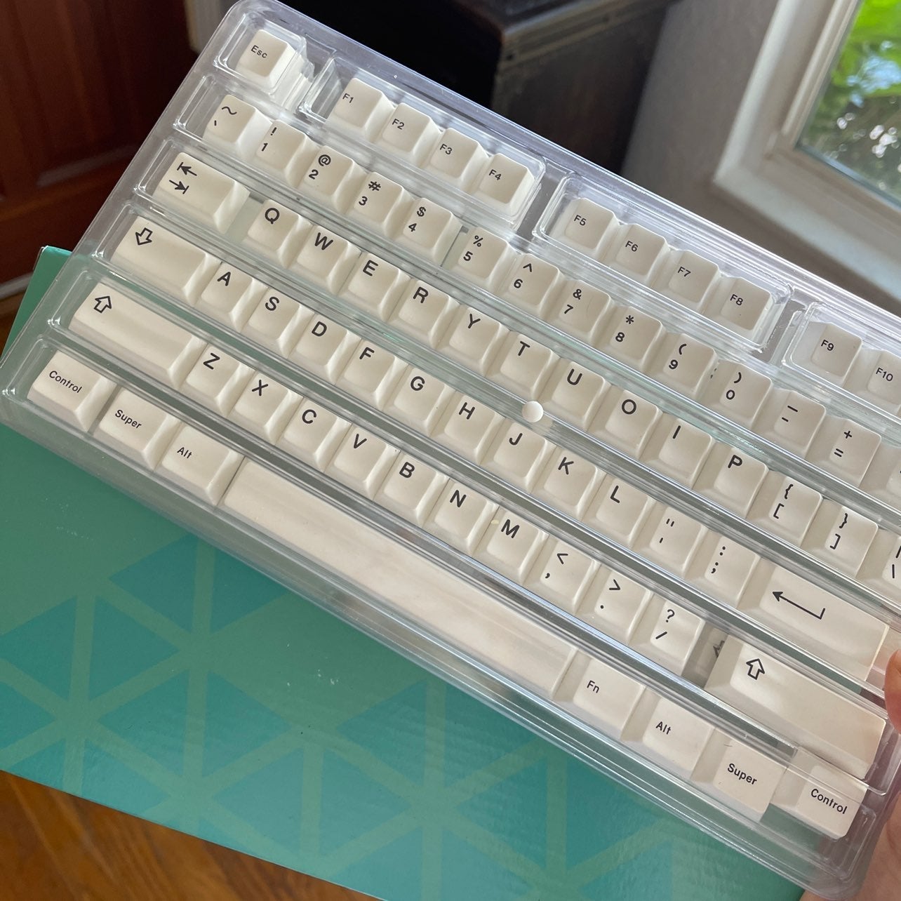 Geekark PBT Black on White Mechanical Keyboard Keycaps and Accents