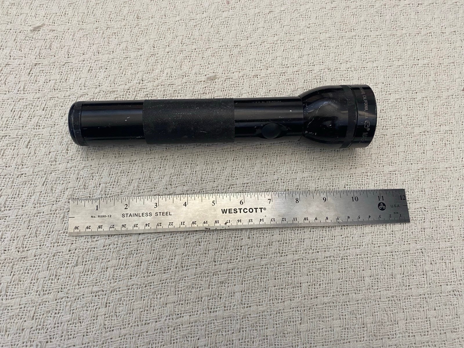 Heavy Duty Mag Lite Flashlight