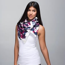 Lululemon Vinyasa Scarf *French Terry Inky Floral Ghost Inkwell Bumble Berry