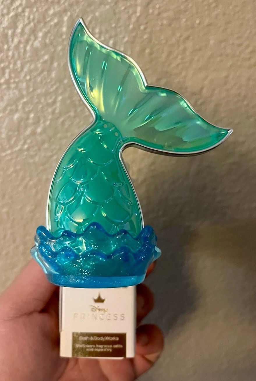 Ariel Wallflowers Nightlight Plug in Bath & Body Works