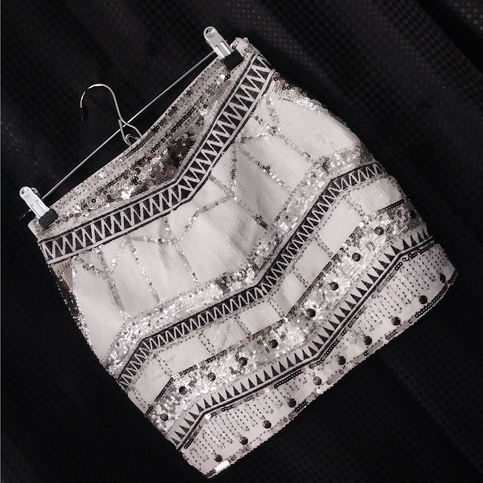 GIANNI BINI! STUNNING WHITE SEQUINNED, BEADED, EMBROIDERED MINI SKIRT! SZ XS