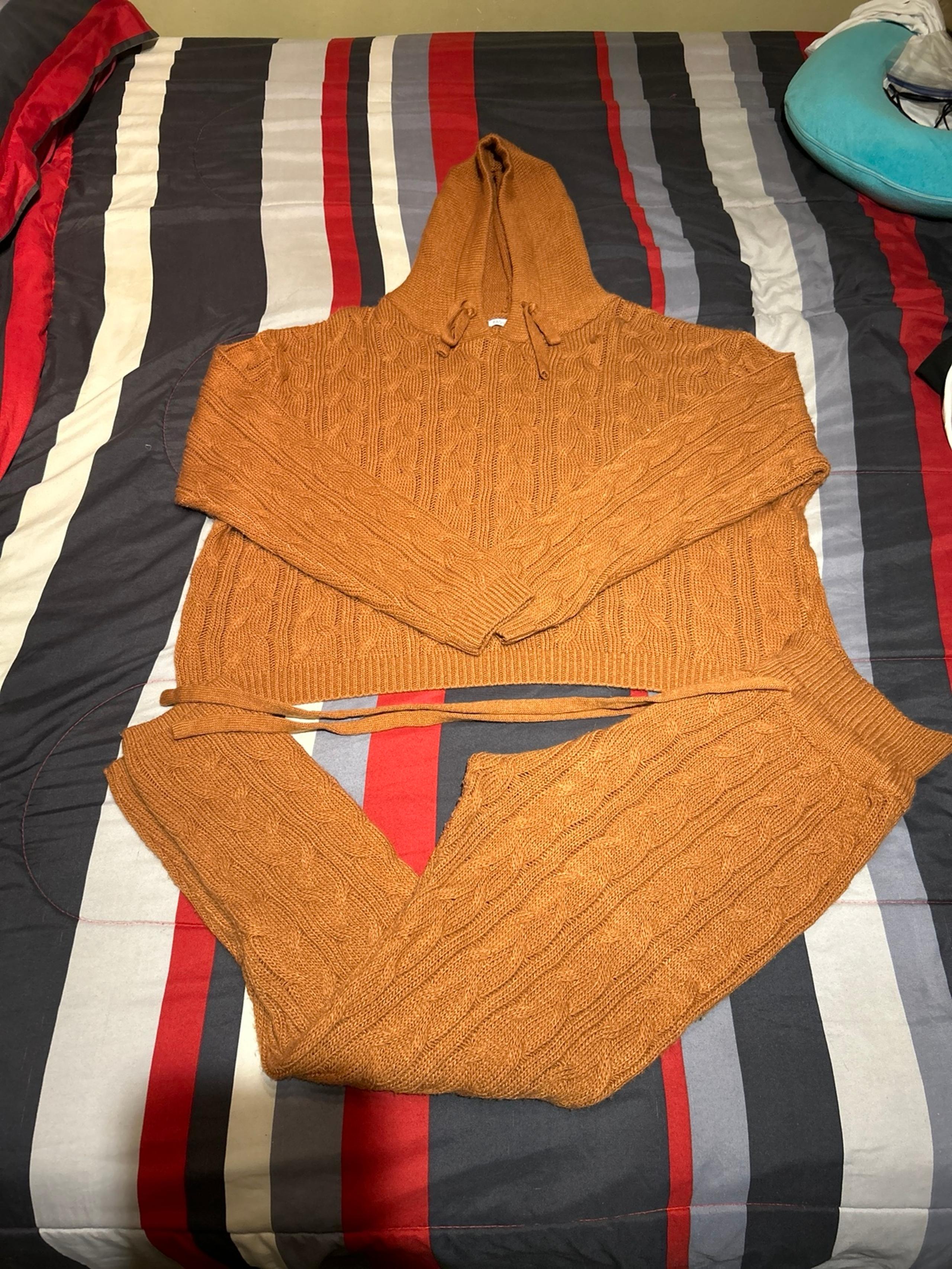 Fashion nova women jogging suit
