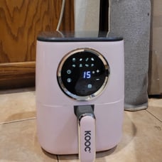 Kooc Air Fryer 4.5 quart, Accessories INCLUDED MSRP 130