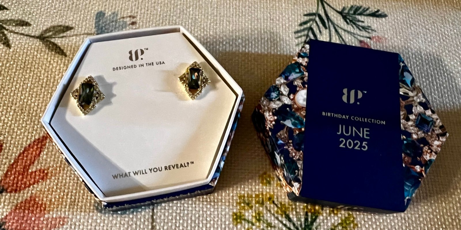 A blooming gem June 2025 bomb party earrings (studs)