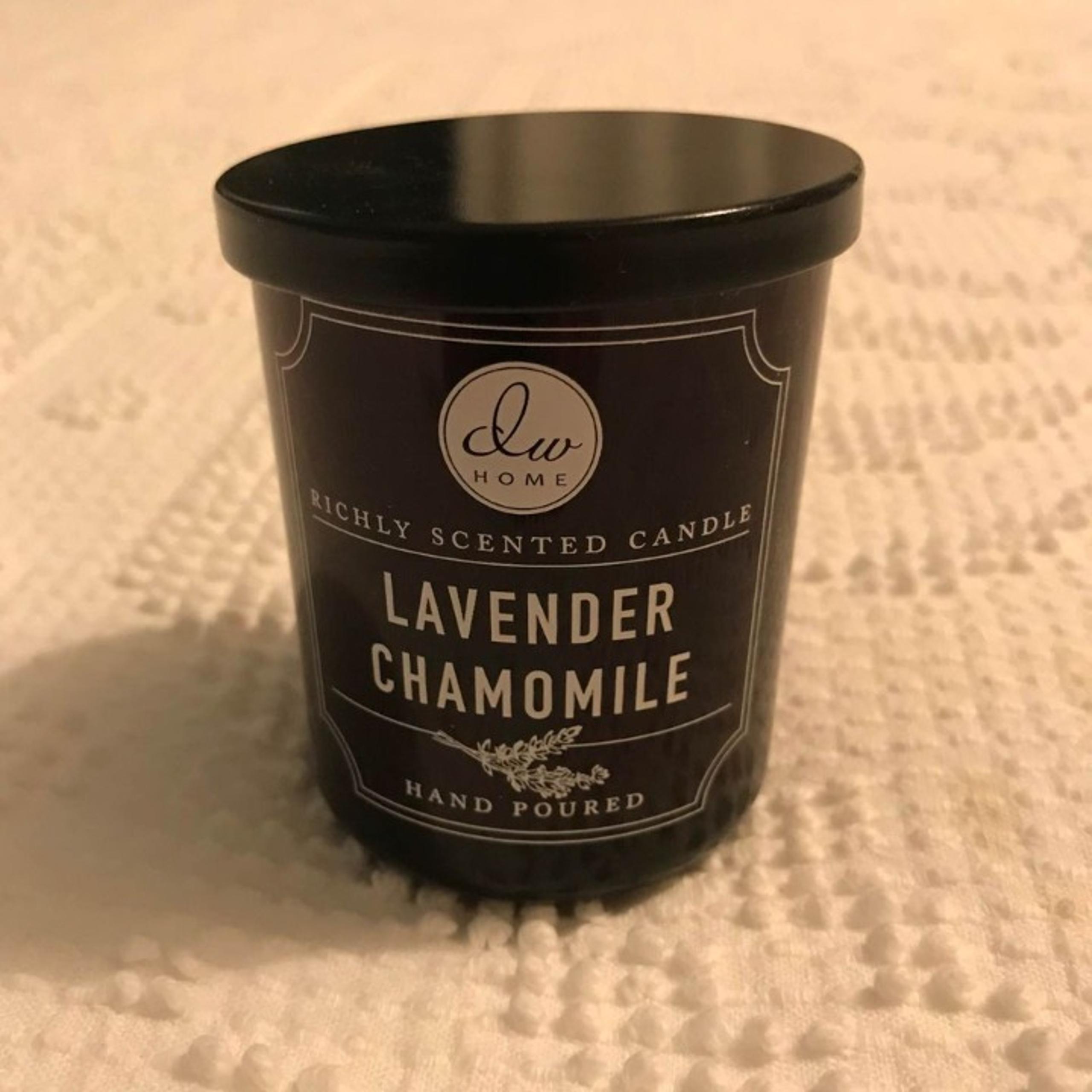 DW Home Lavender Chamomile Candle