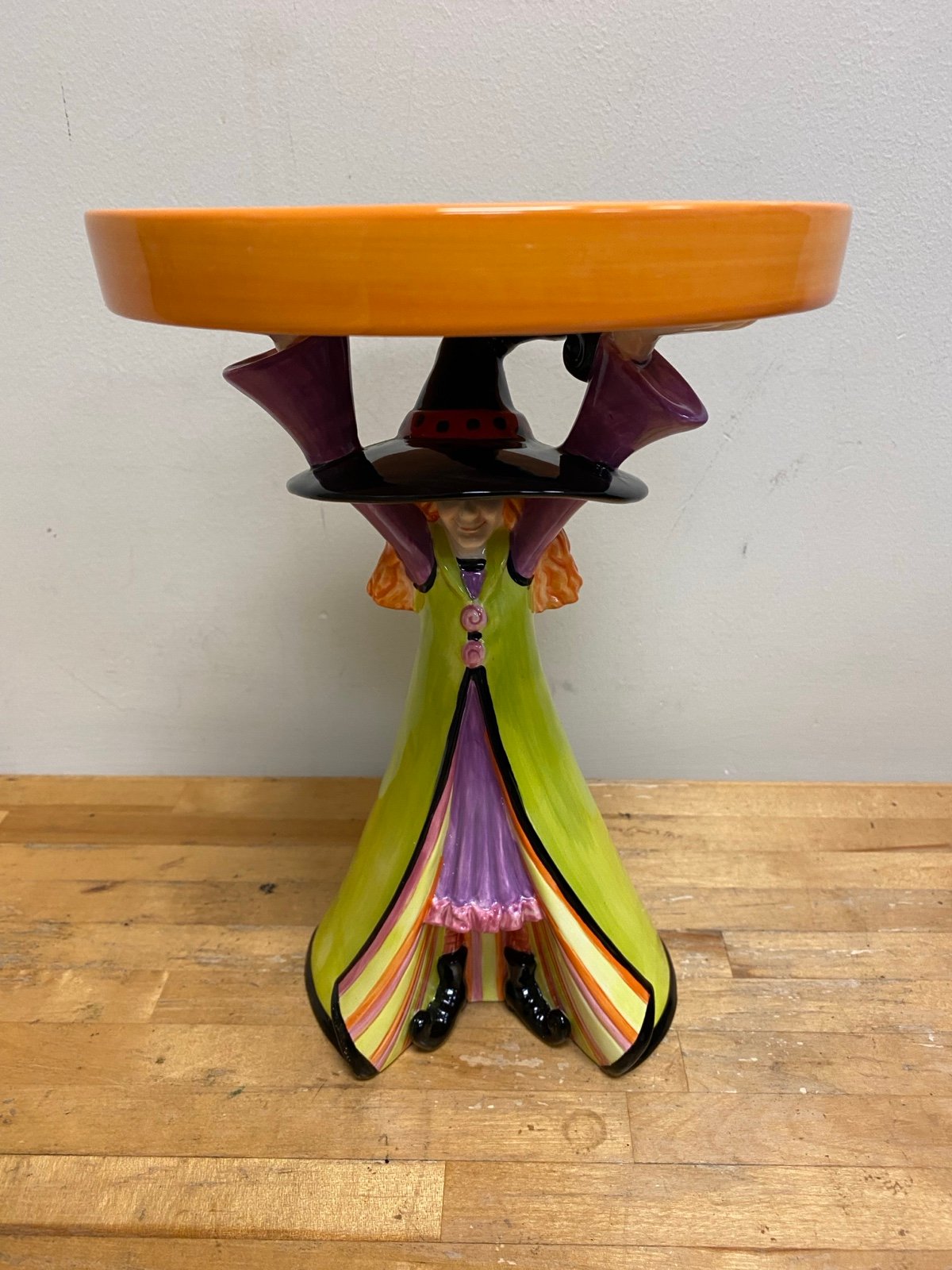 Shun Hui Co Ceramic HALLOWEEN Witch On Pedestal Platter RARE.