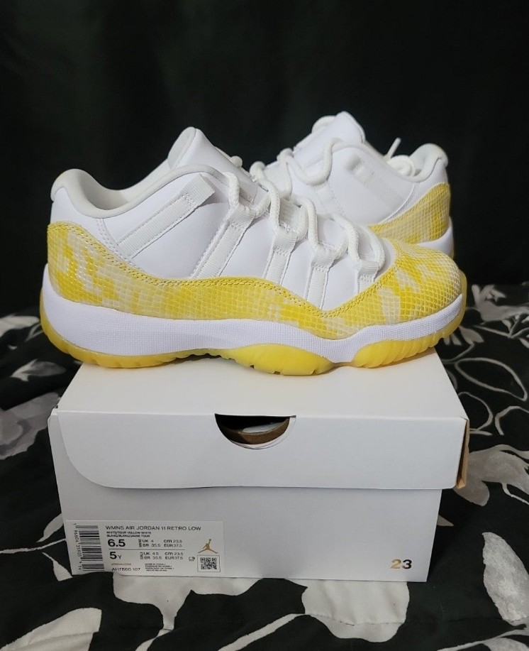 JORDAN 11 SNEAKERS SIZE 6.5 W