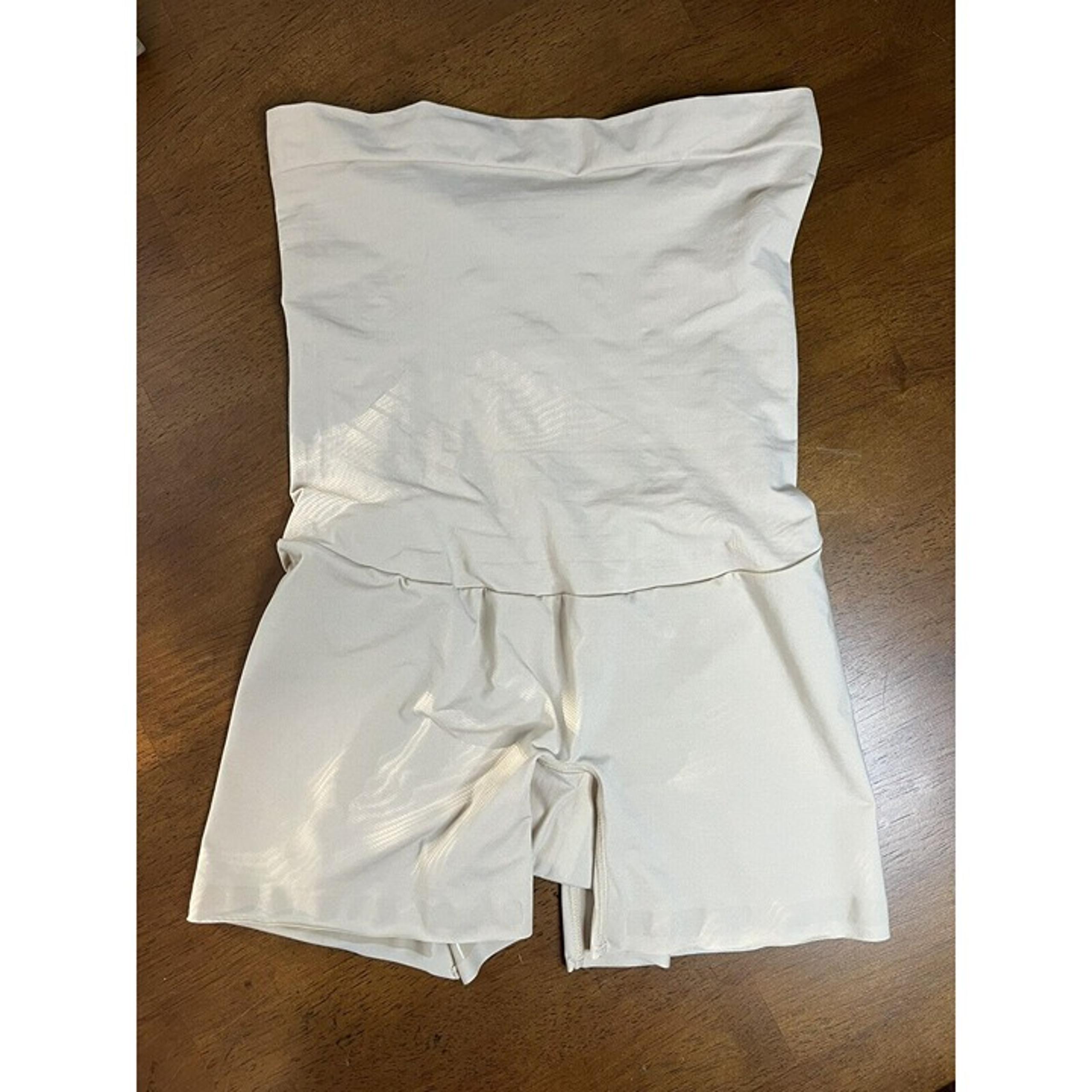 SPANX Women's Shorts Medium Light Beige NWOT