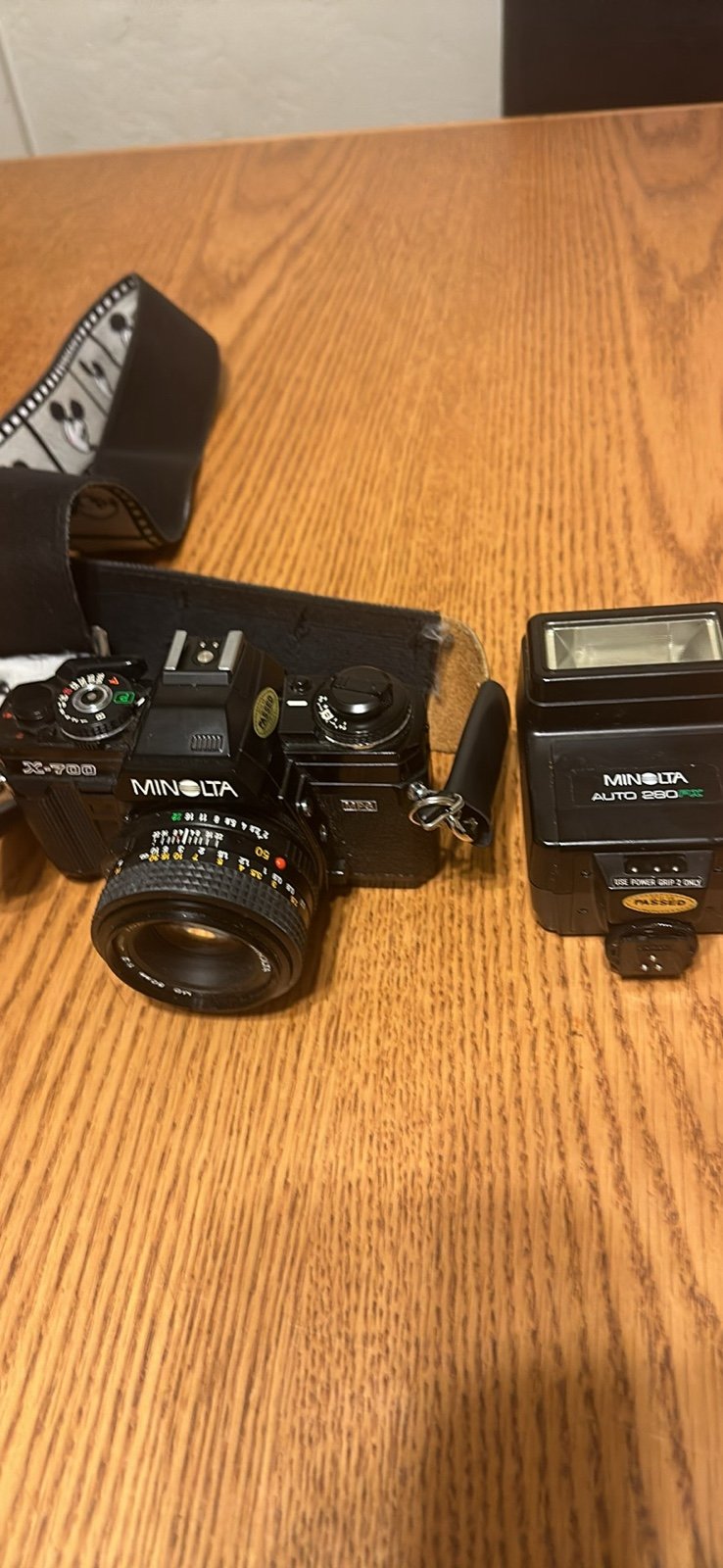 Minolta X-700 SLR Film Camera 50 mm 1:2 lens with minolta auto 280 fix free BEAU
