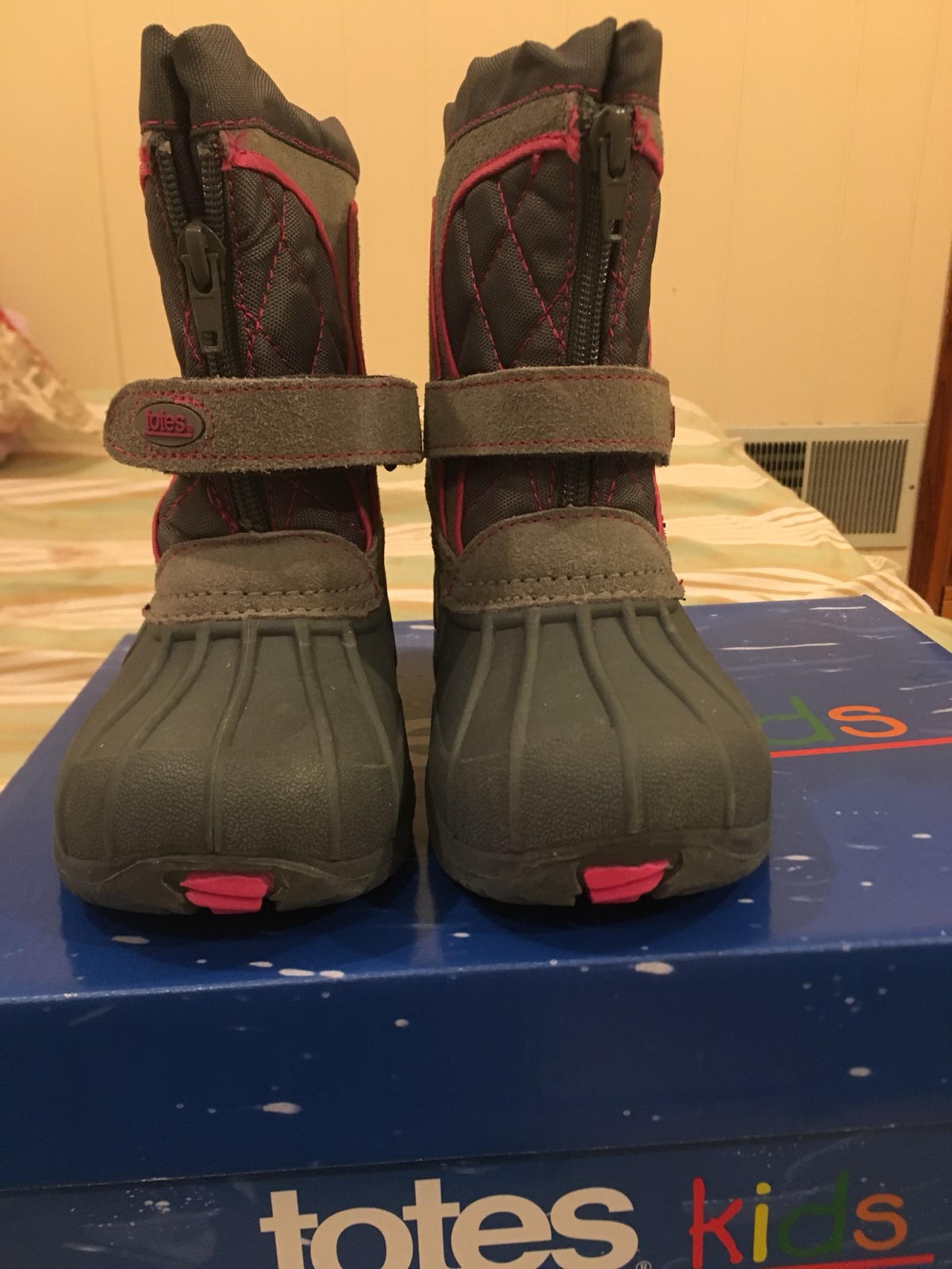 Totes Boots For Girls/Kids . Waterproof