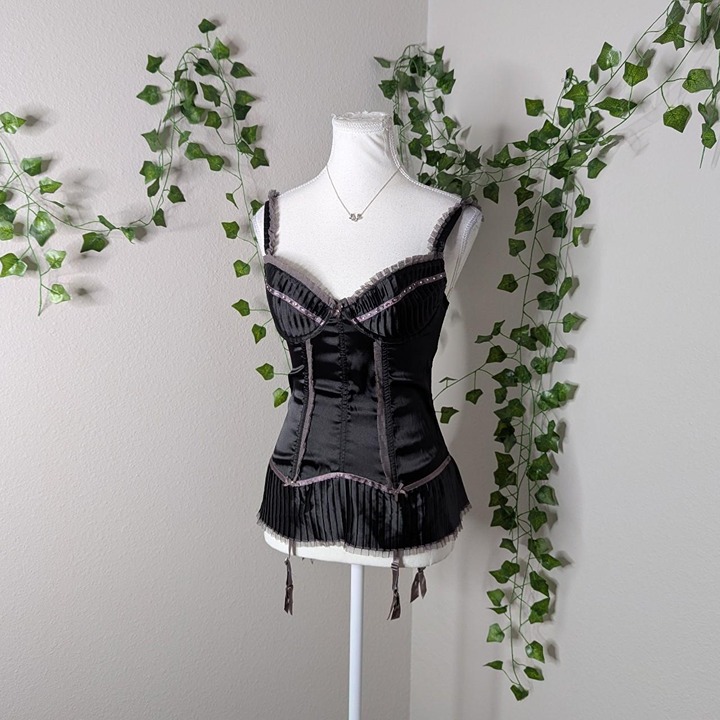 y2k gothic / steampunk corset bustier top, frilly straps with matching garter st