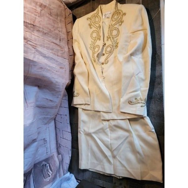 White Albert Nipon Evening skirt suit set embroidered
