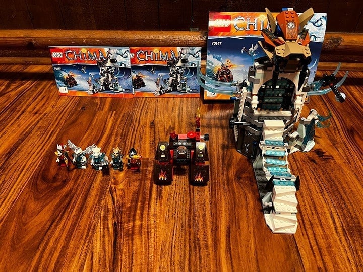 LEGO Legends of Chima: Sir Fangar's Ice Fortress (#70147)