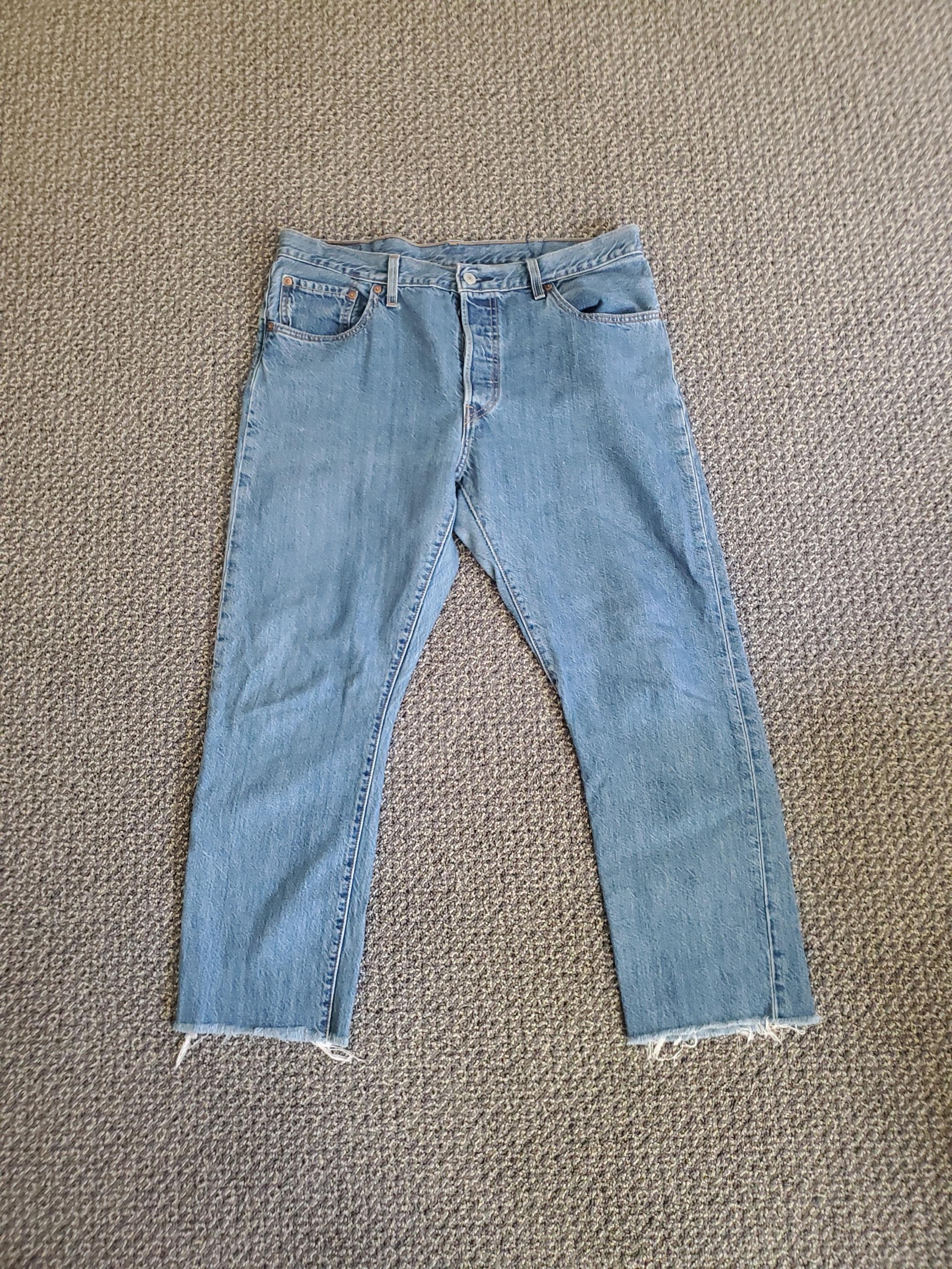 Cropped 501 Levi's womens denim jeans light wash 32