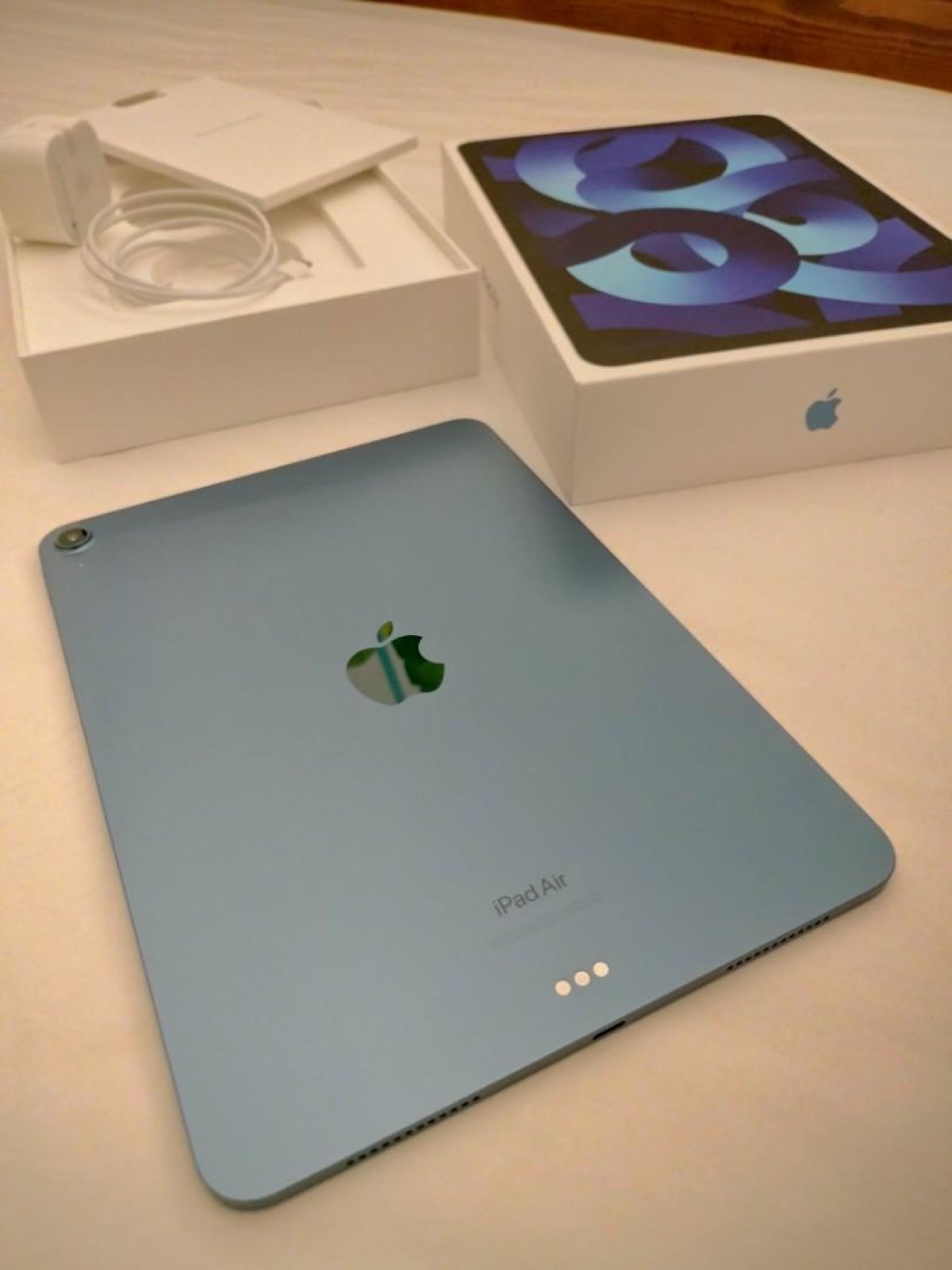 Apple iPad Air 5th Generation 64 GB in Black with Logitech folio touch case