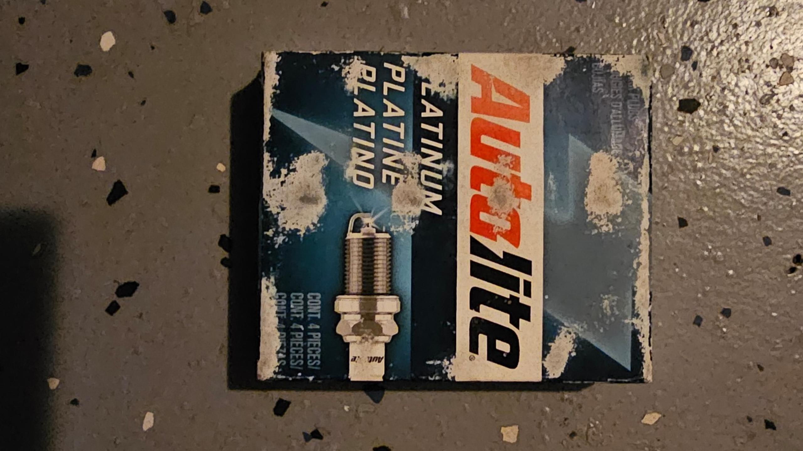 Autolite Platinum AP3924 Automotive Replacement Spark Plugs (4 Pack)
