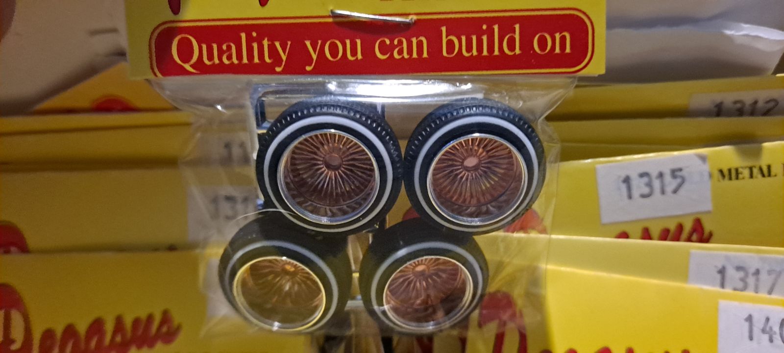 1:25 Ultra Rare Deep dish Chrome and cop
