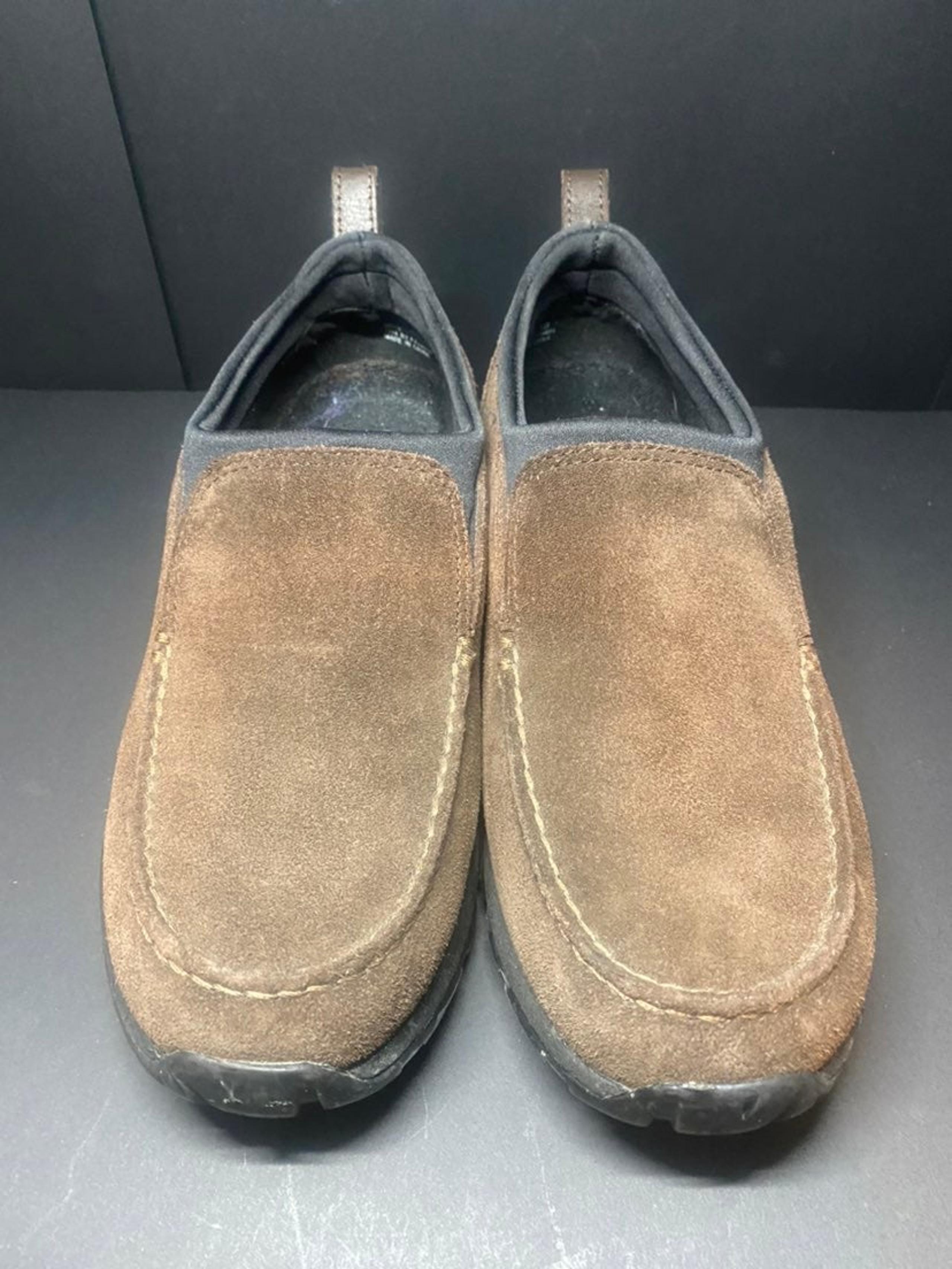 lands' End  Mens 9B slip-ons shoes
